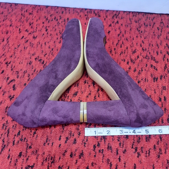 Castamere Red Burgandy Women's Block Heel Pump Slip on Shoes Faux Suede Size 9.5 - Picture 11 of 15